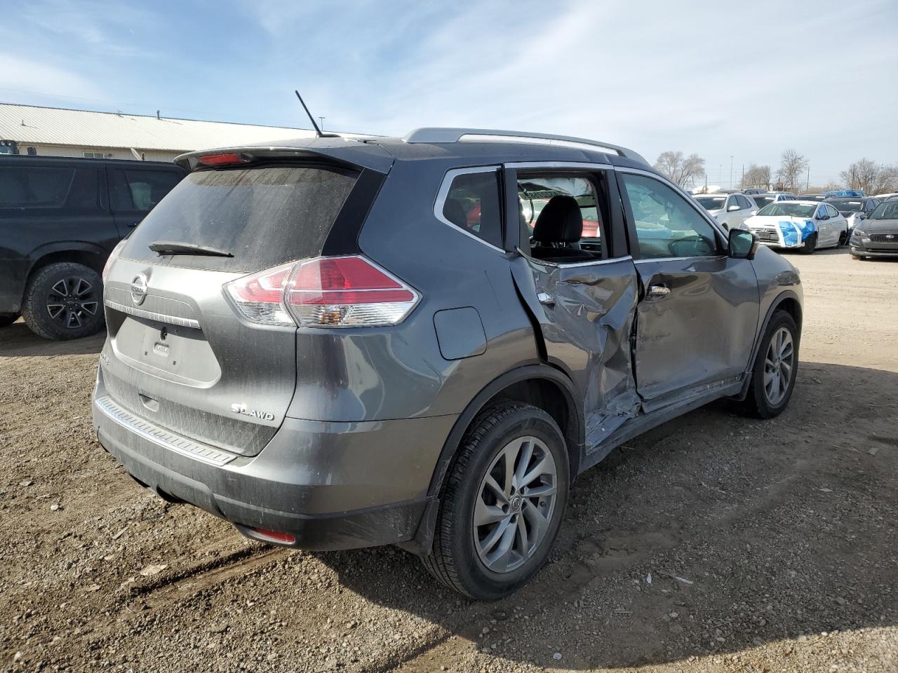 2015 Nissan Rogue - Image 3