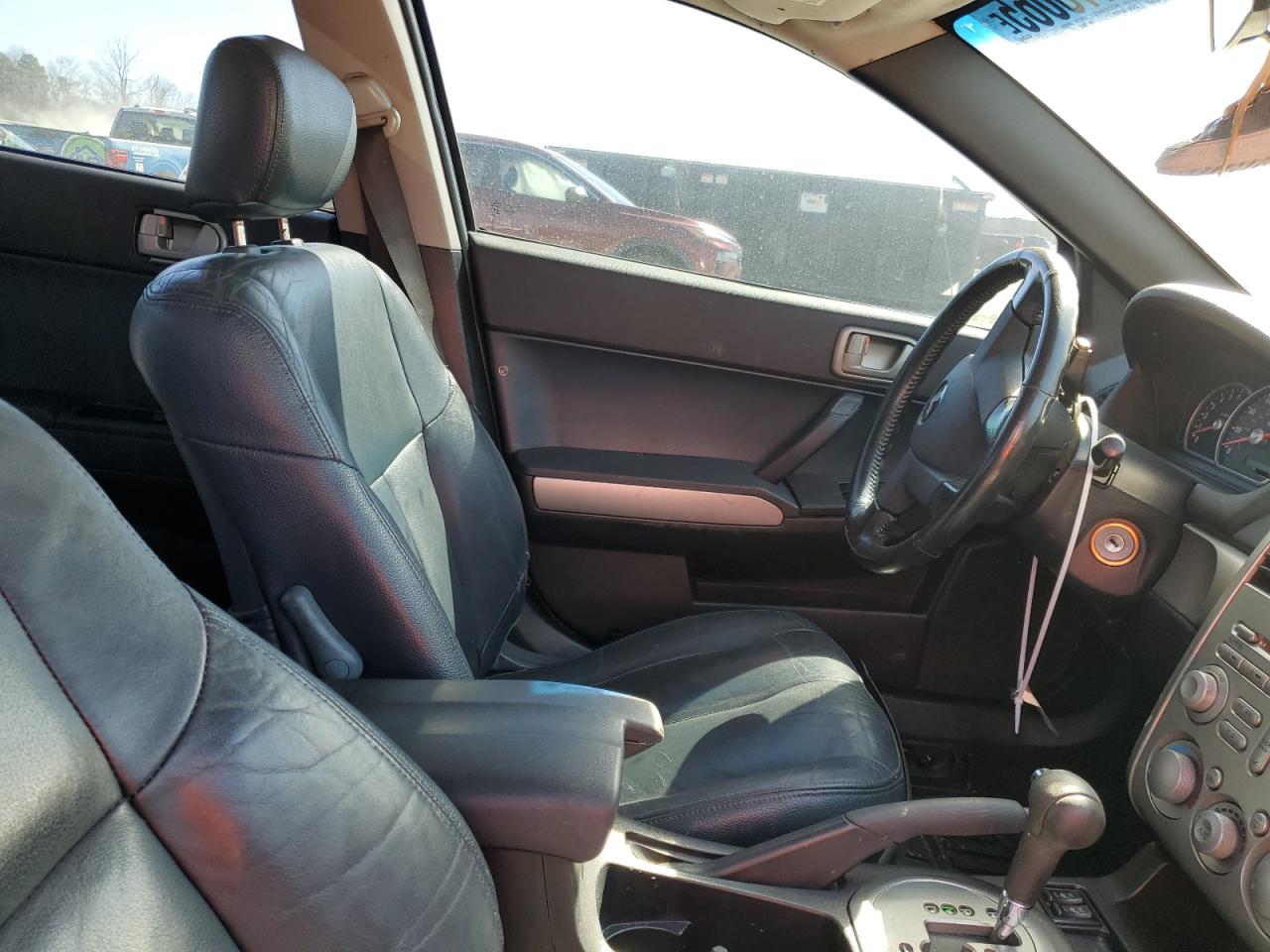 2004 Mitsubishi Galant - Image 7