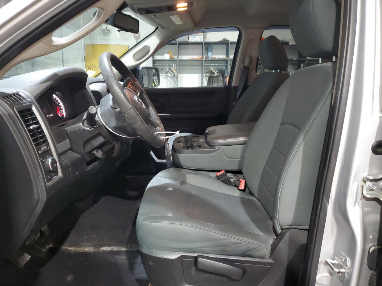 2015 RAM 1500 - Image 7