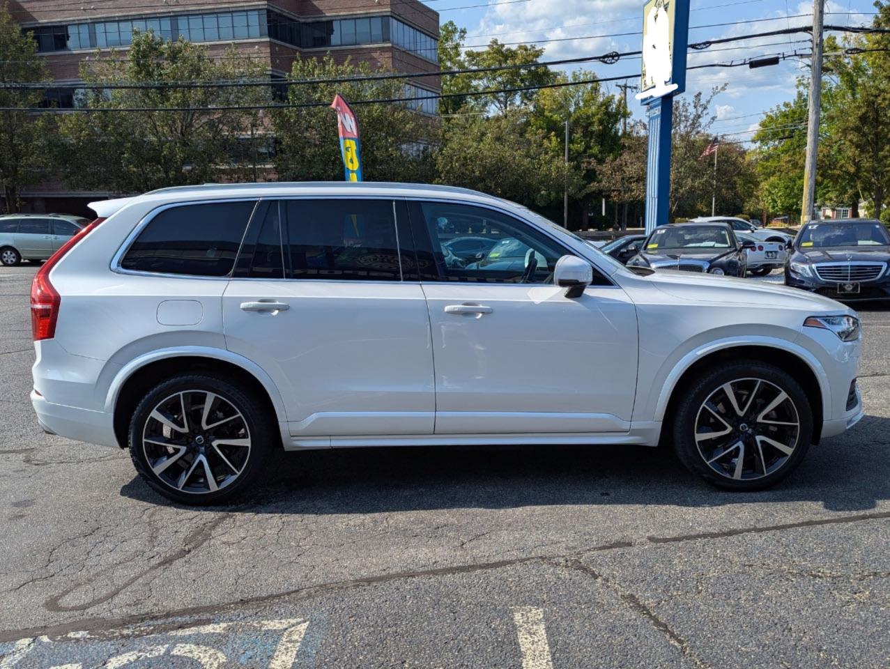 2021 Volvo XC90 - Image 3