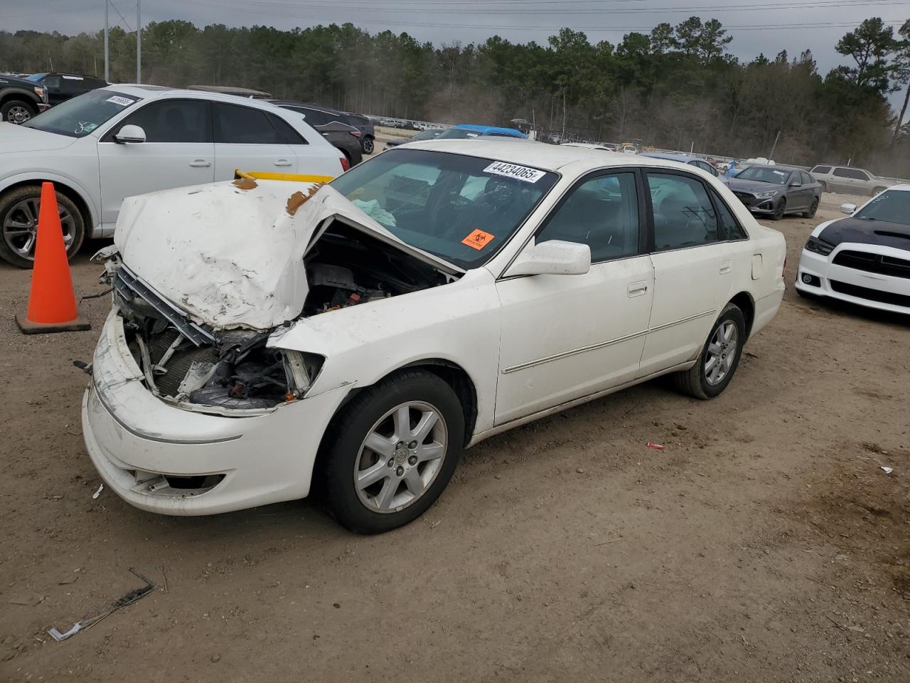 2004 Toyota Avalon Xl for Sale in Greenwell Springs, LA - Front End