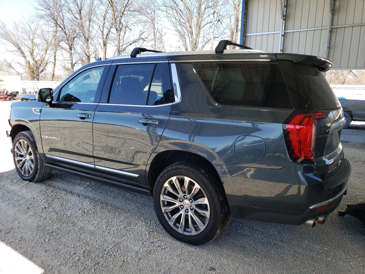 2021 GMC Yukon - Image 2
