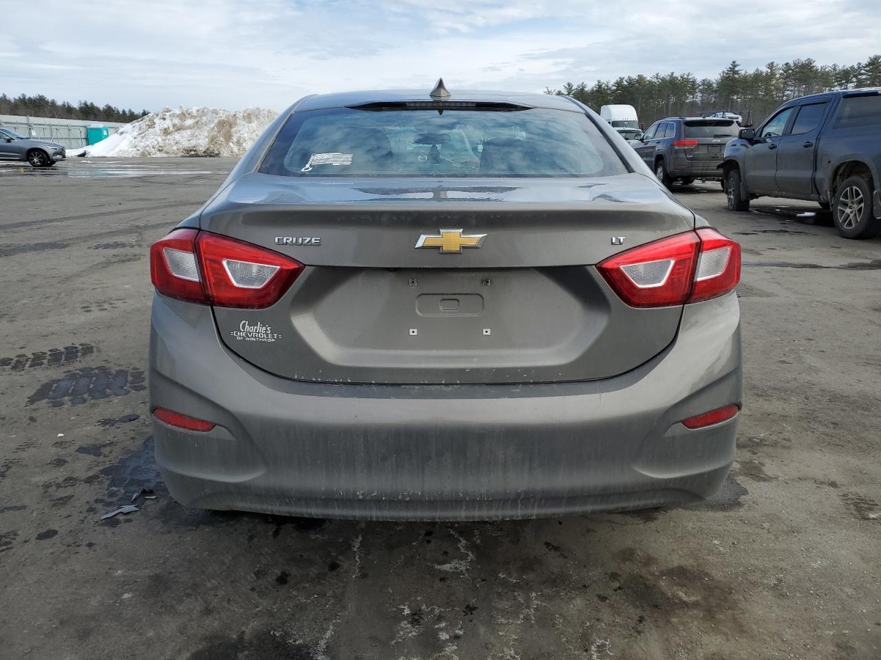 2018 Chevrolet Cruze - Image 6