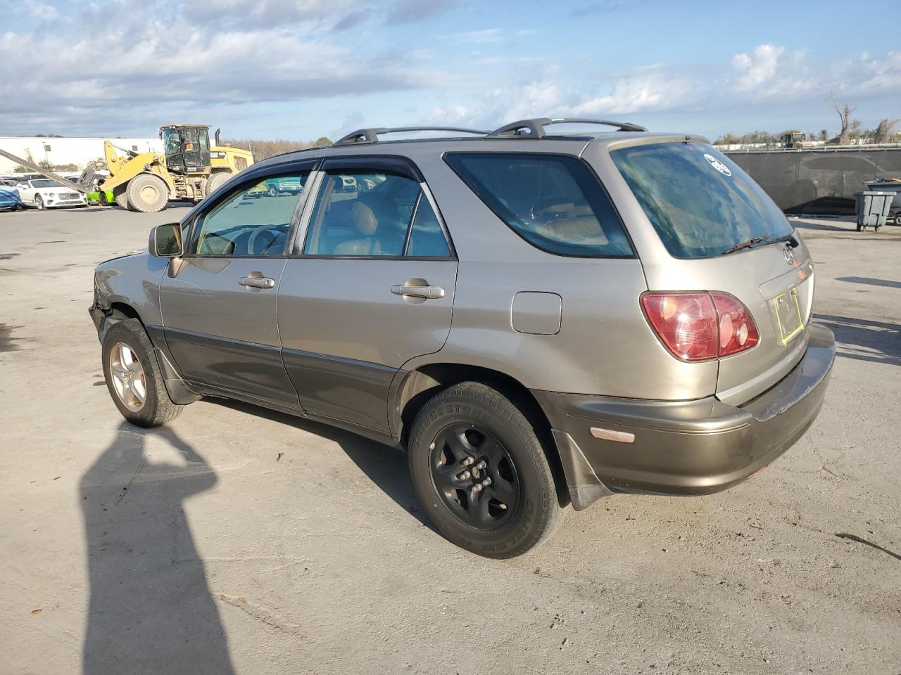 2000 Lexus RX - Image 2