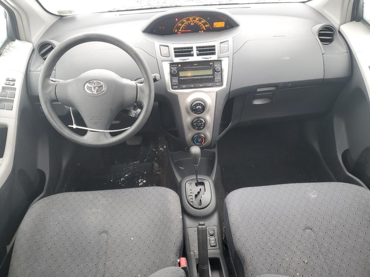 2010 Toyota Yaris - Image 8