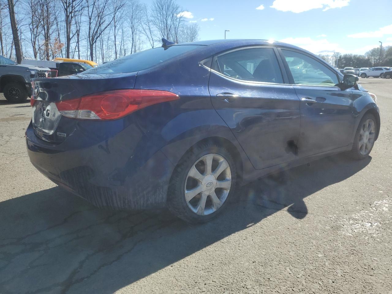 2012 Hyundai Elantra - Image 3