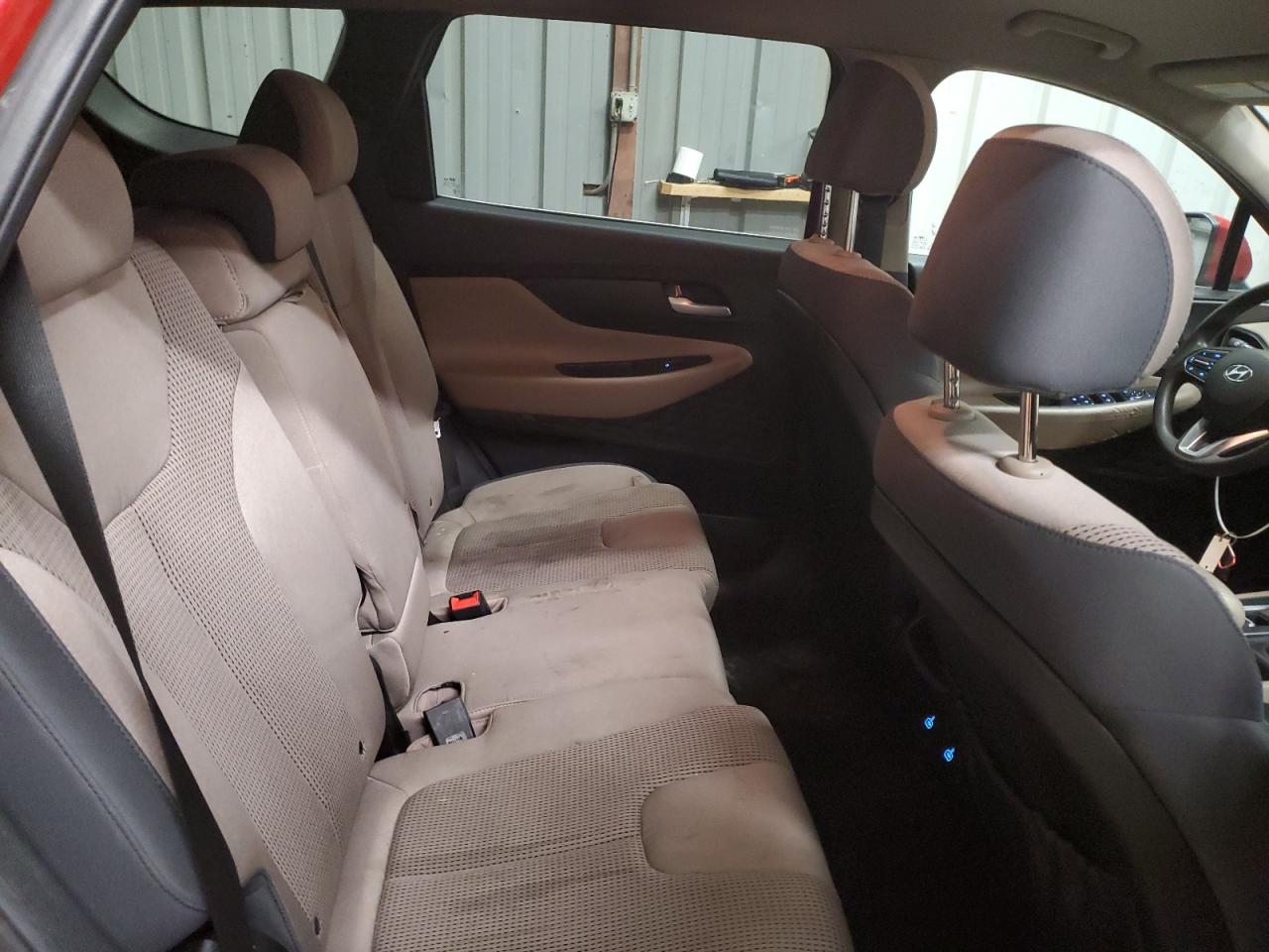2020 Hyundai Santa Fe - Image 12
