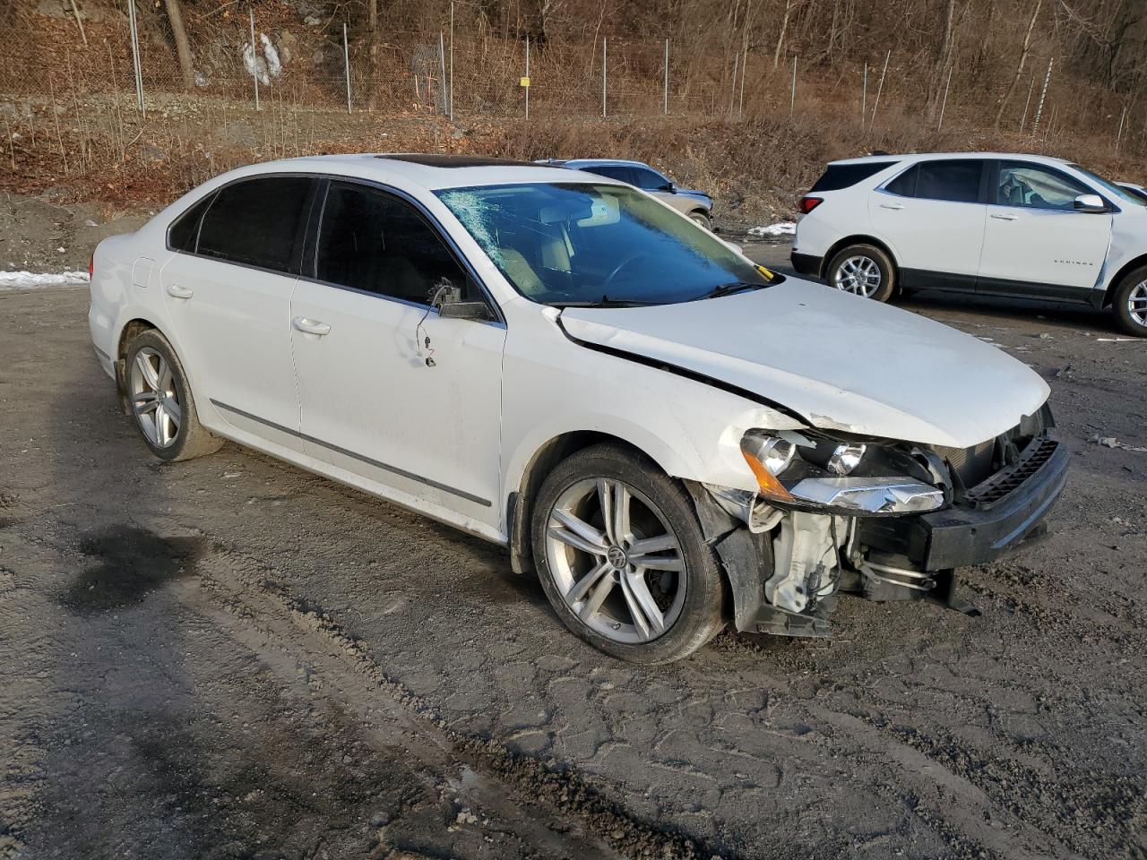 2015 Volkswagen Passat - Image 4