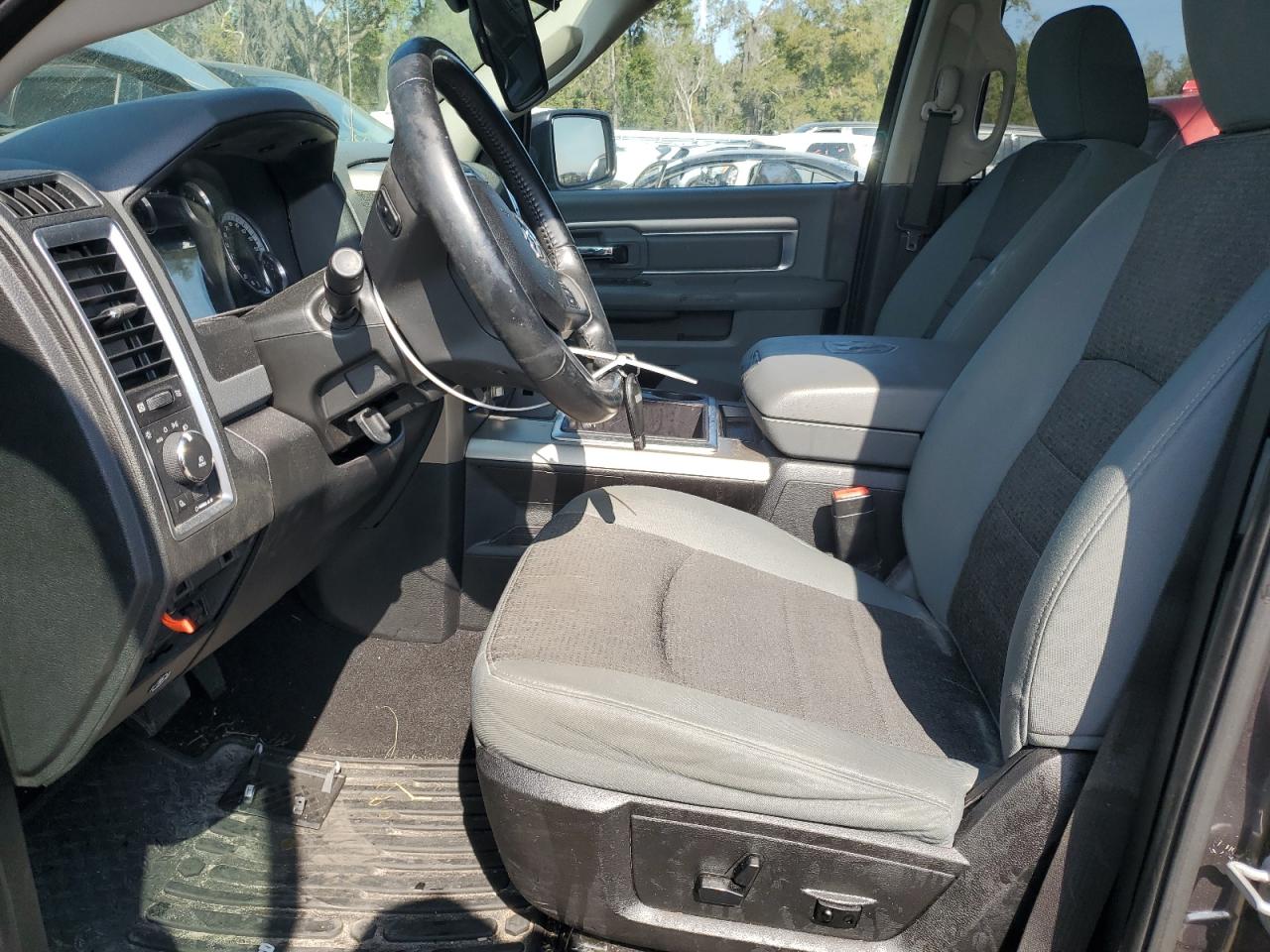 2014 RAM 1500 - Image 7