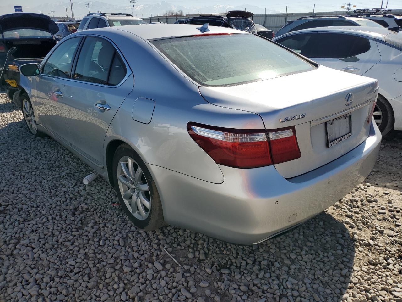 2007 Lexus LS - Image 2