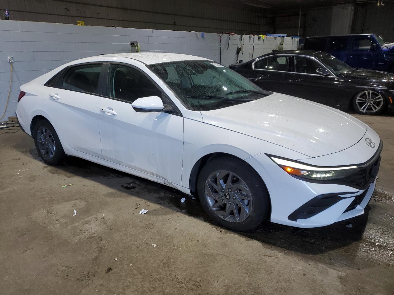 2024 Hyundai Elantra - Image 4