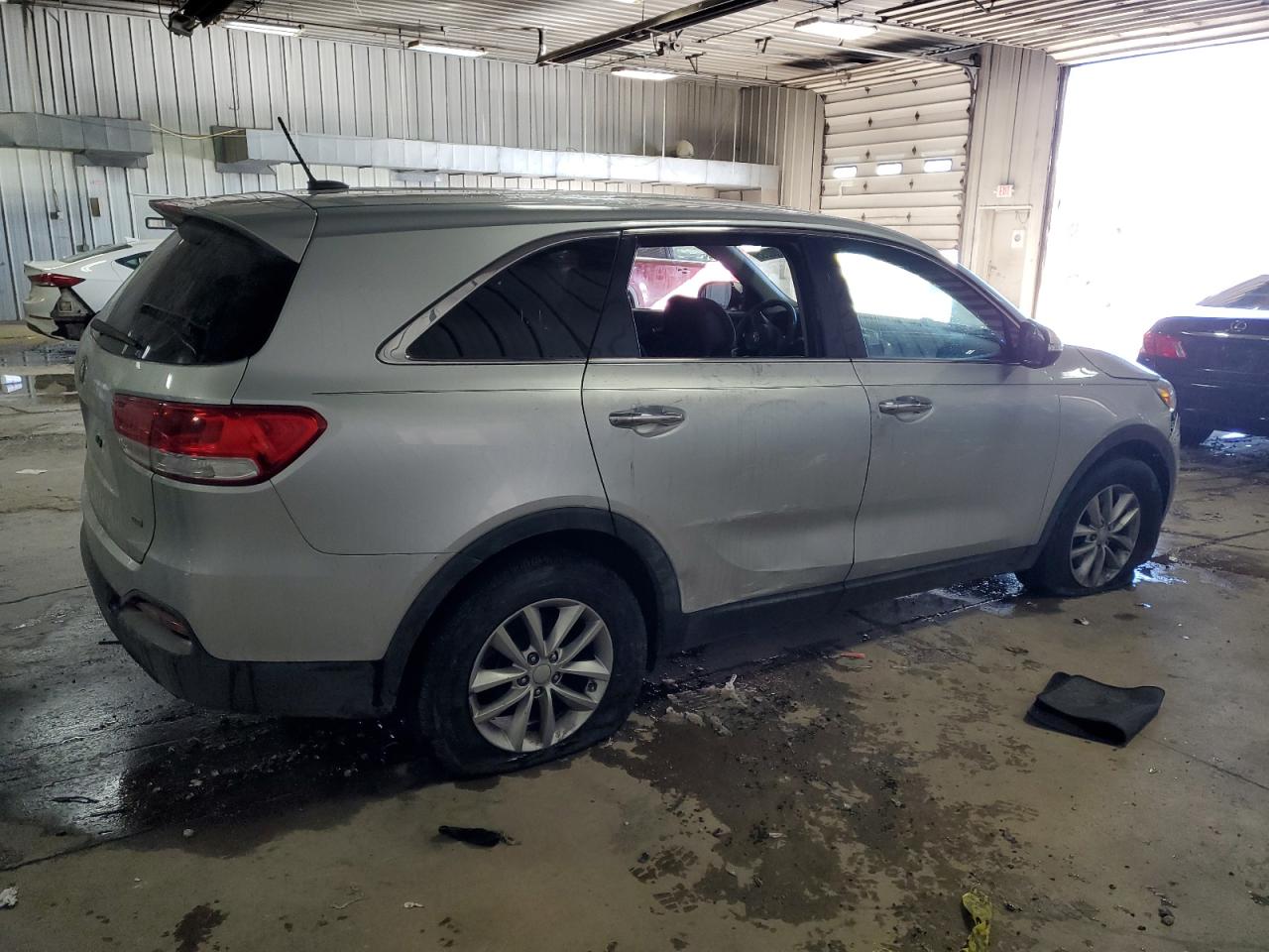 2016 Kia Sorento - Image 3