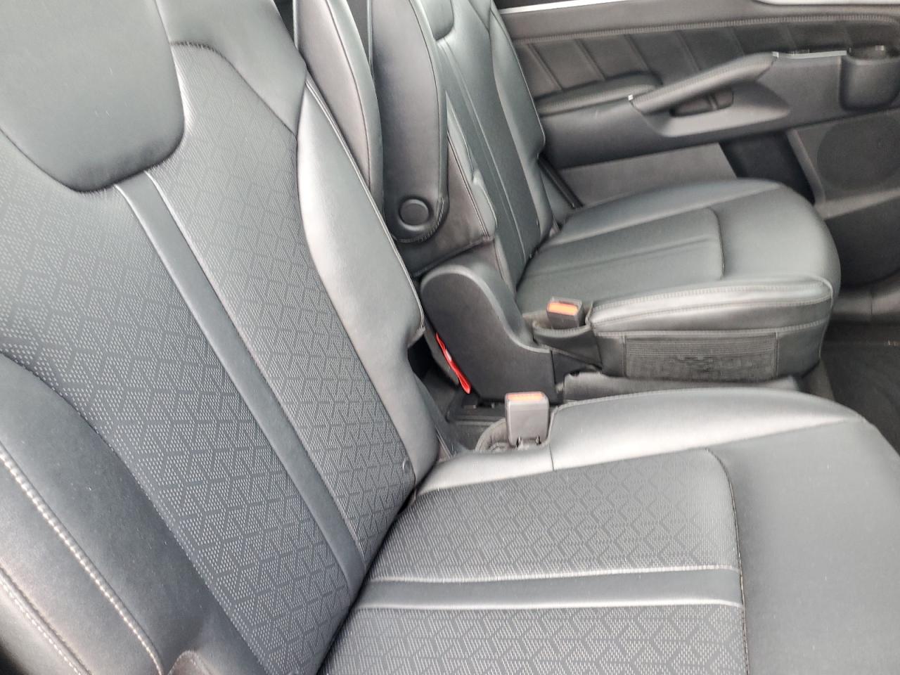 2022 Kia Sorento - Image 10