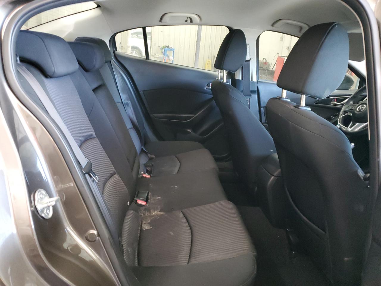 2016 Mazda 3 - Image 10