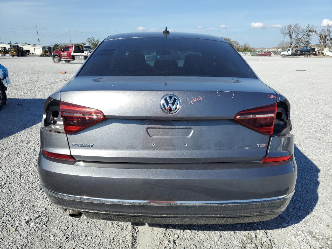 2019 Volkswagen Passat - Image 6