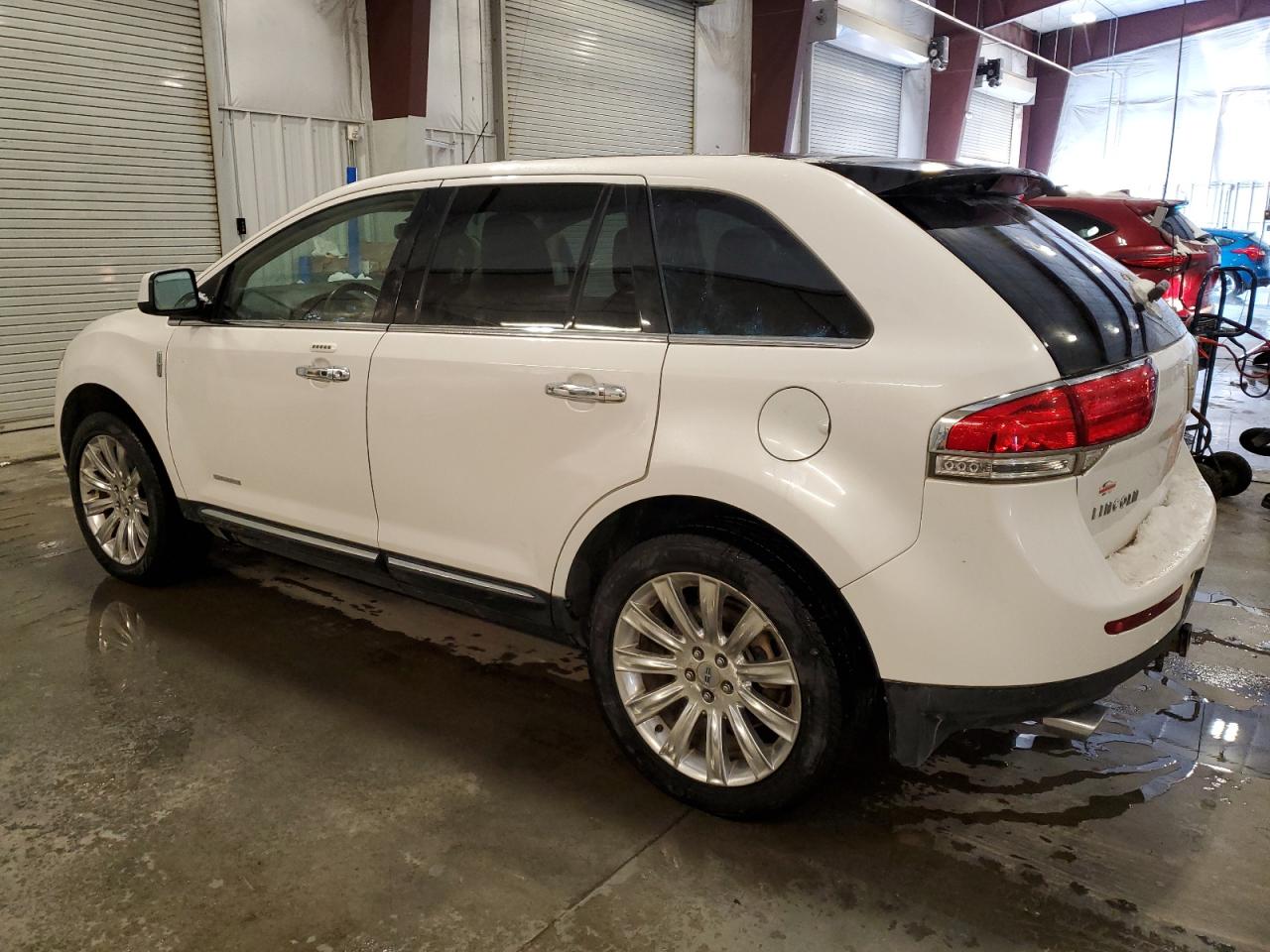 2011 Lincoln MKX - Image 2