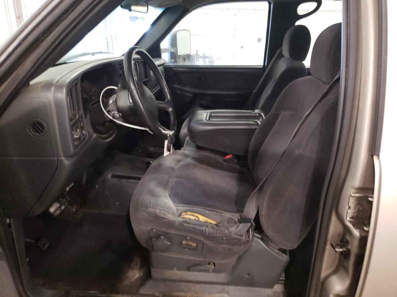 2001 Chevrolet Silverado - Image 7