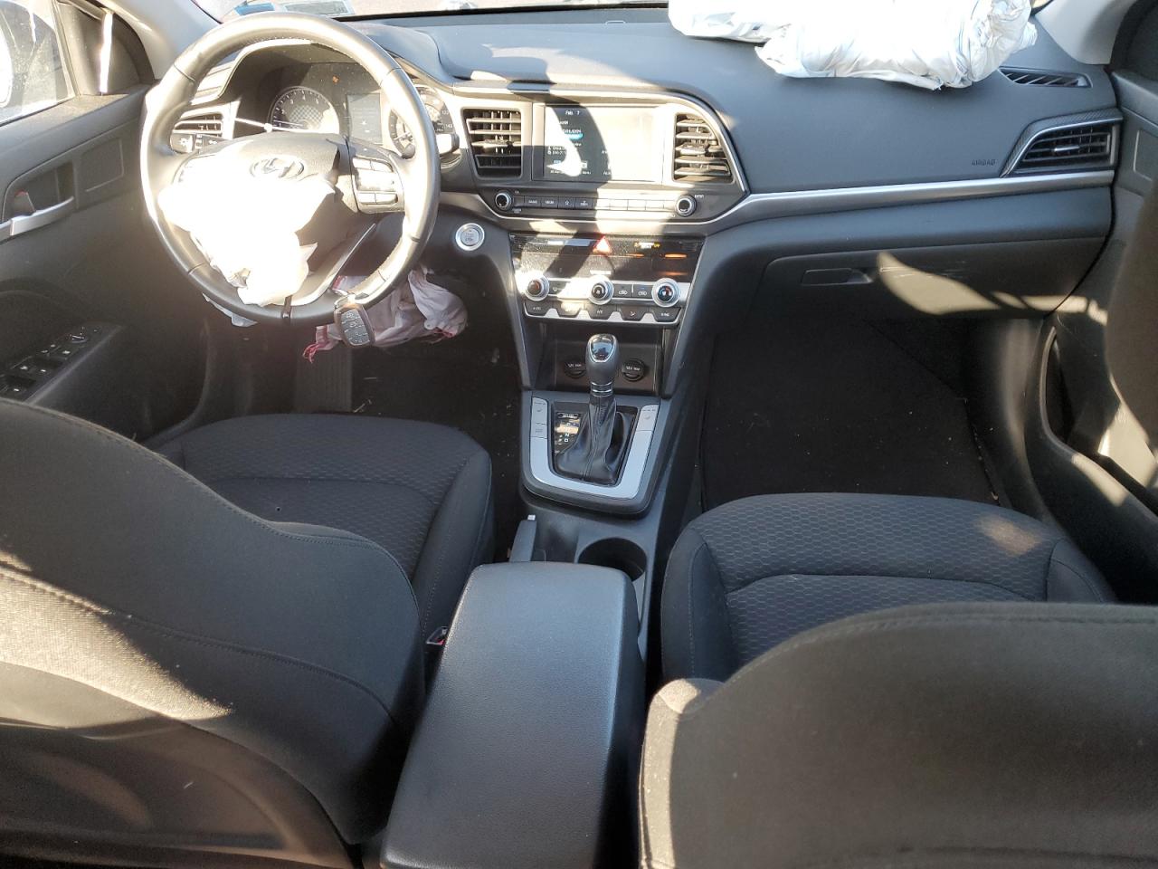 2020 Hyundai Elantra - Image 8