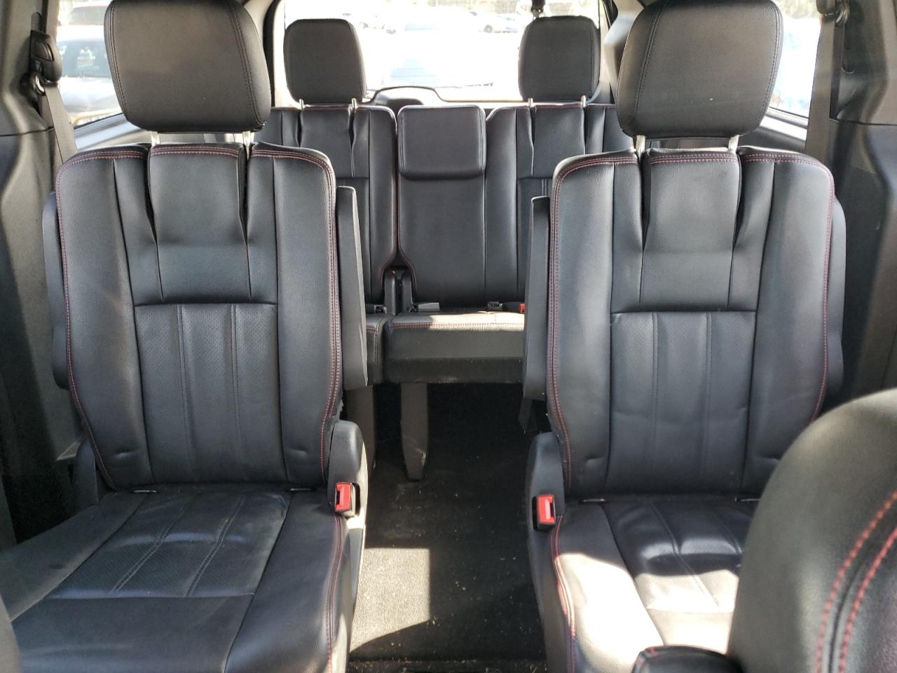 2019 Dodge Caravan - Image 10