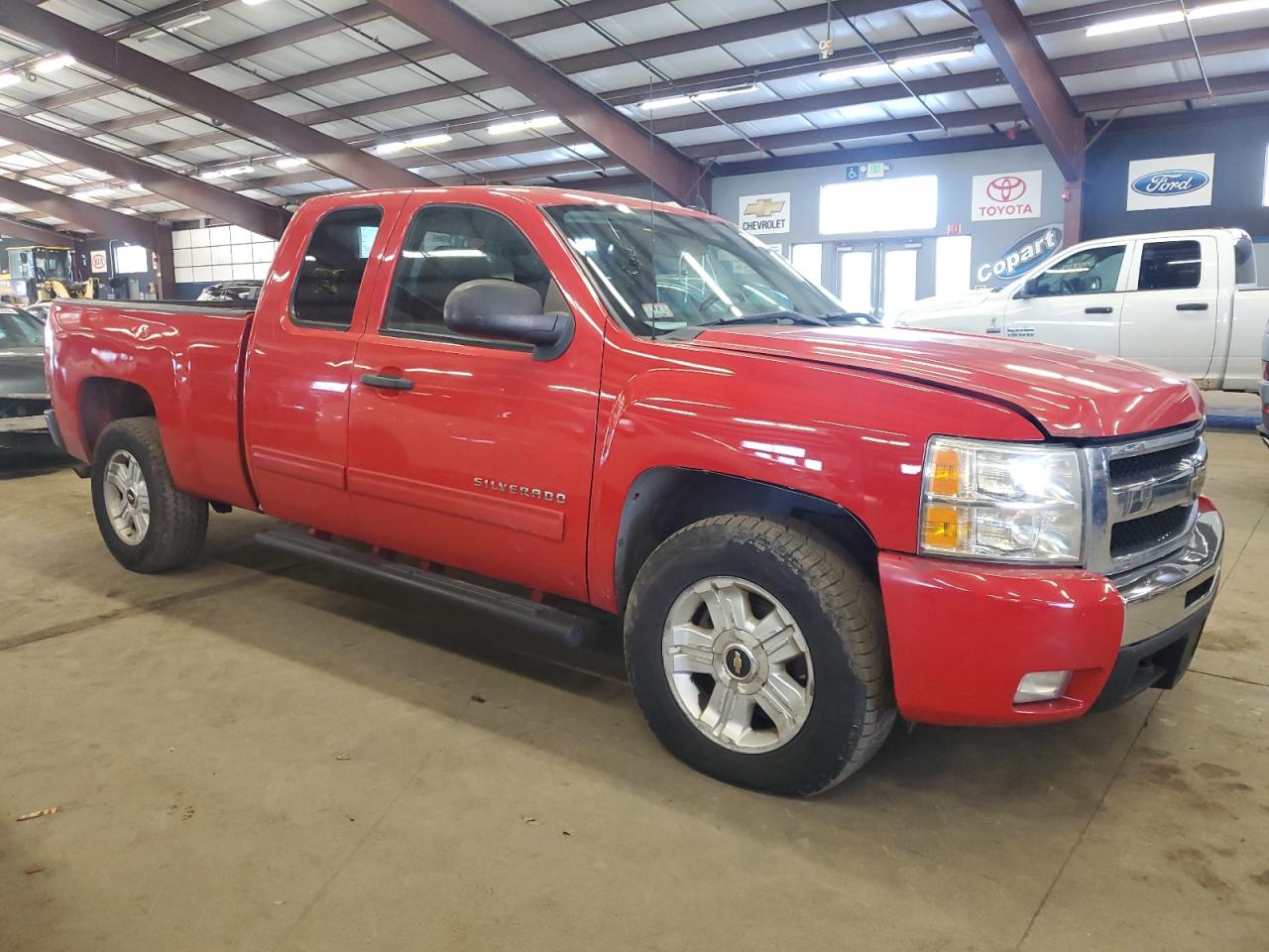 2011 Chevrolet Silverado - Image 4