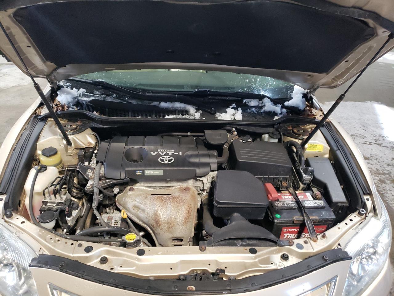 2010 Toyota Camry - Image 12