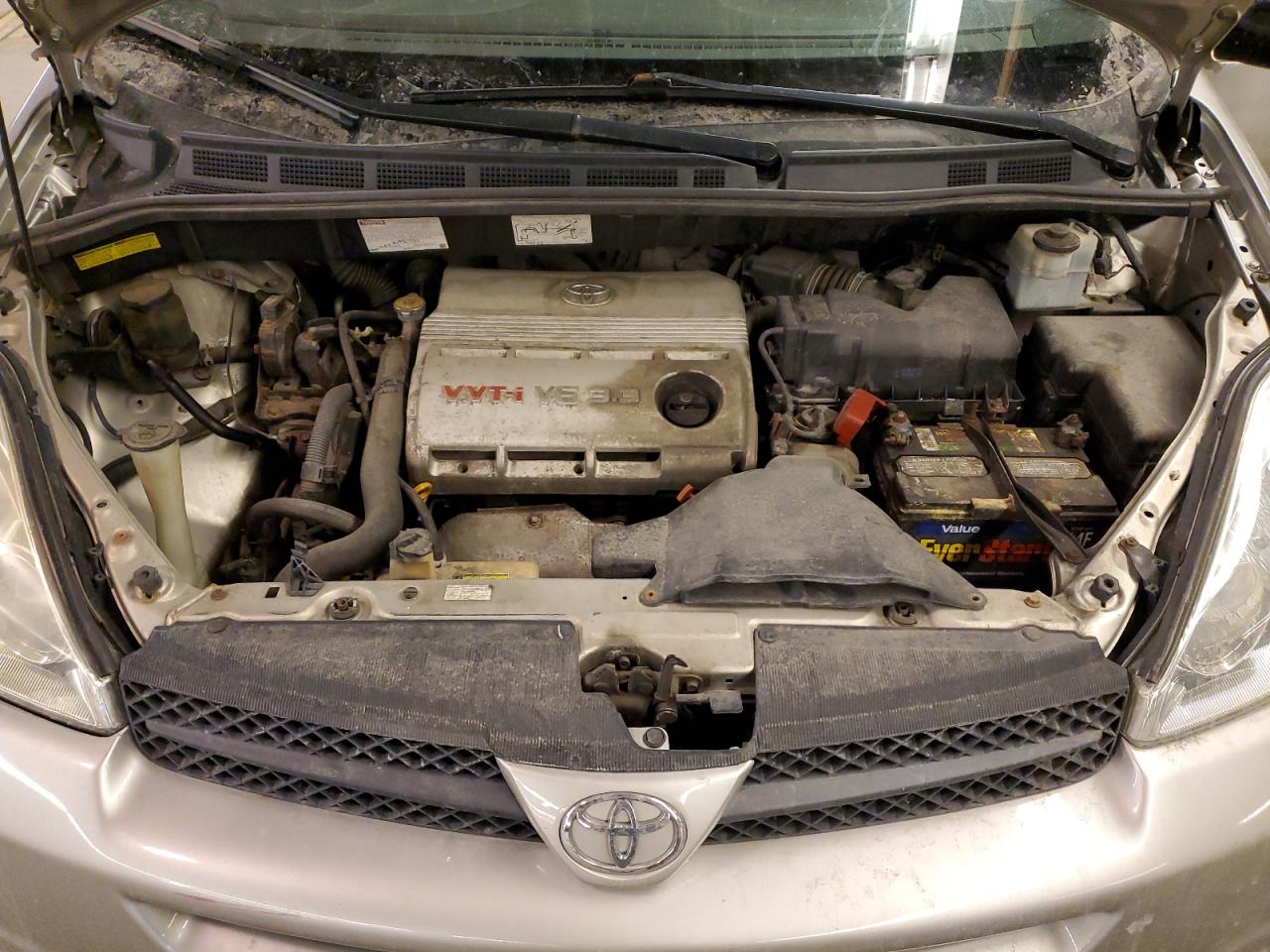 2005 Toyota Sienna - Image 12
