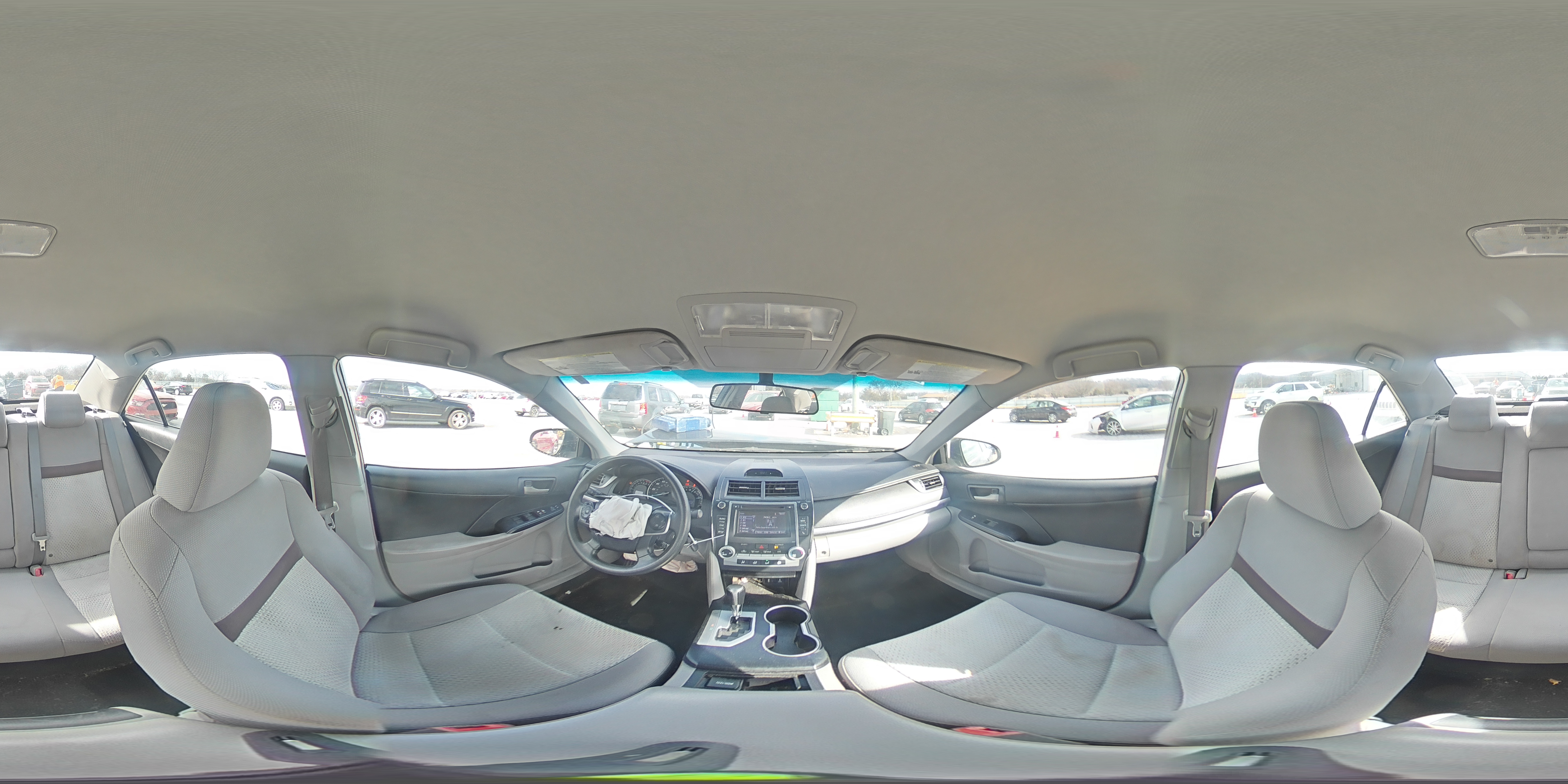 2014 Toyota Camry - Image 13
