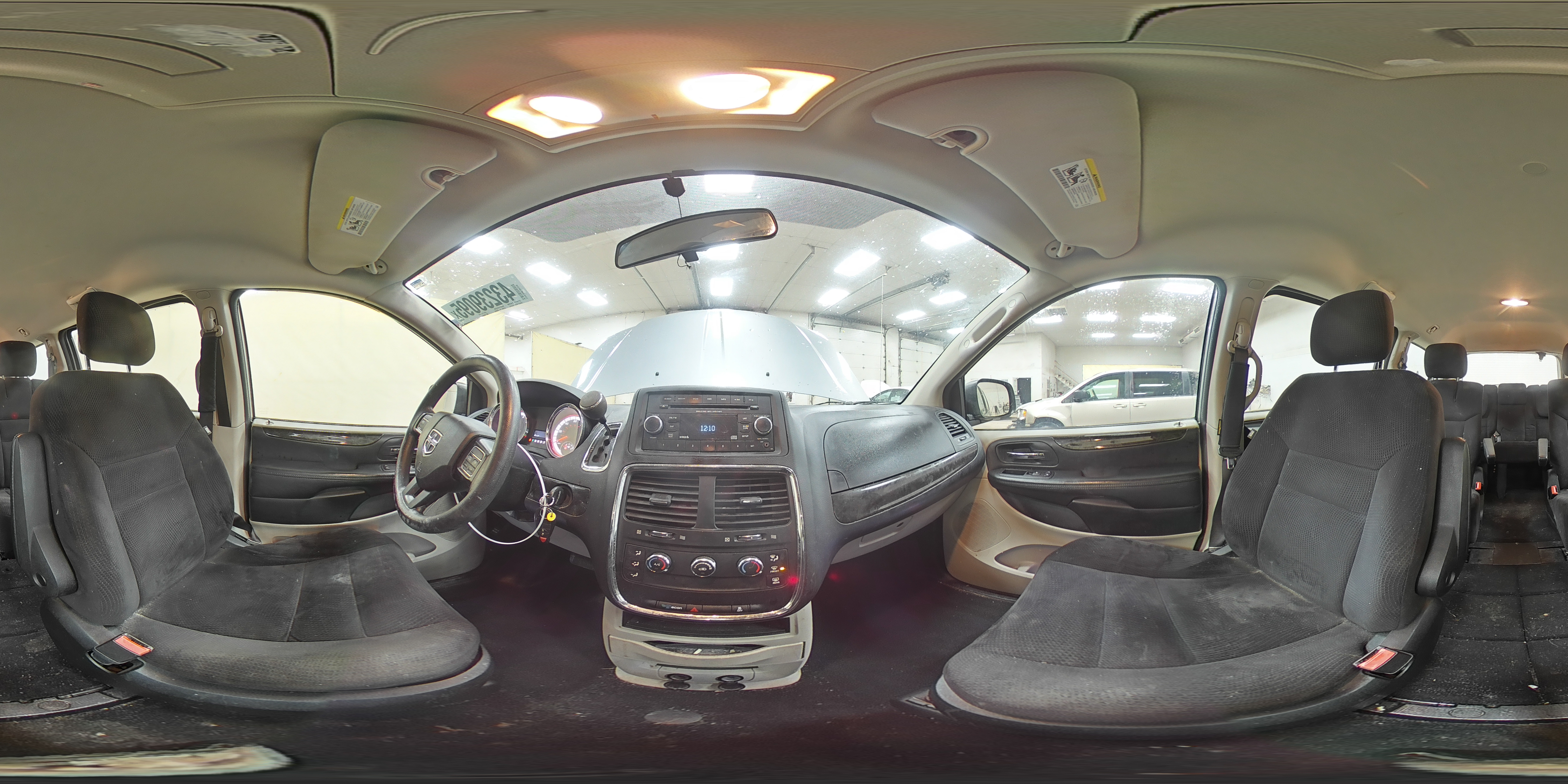 2014 Dodge Caravan - Image 15