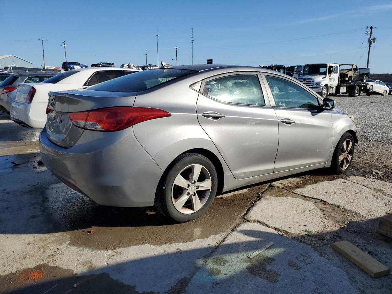2011 Hyundai Elantra - Image 3