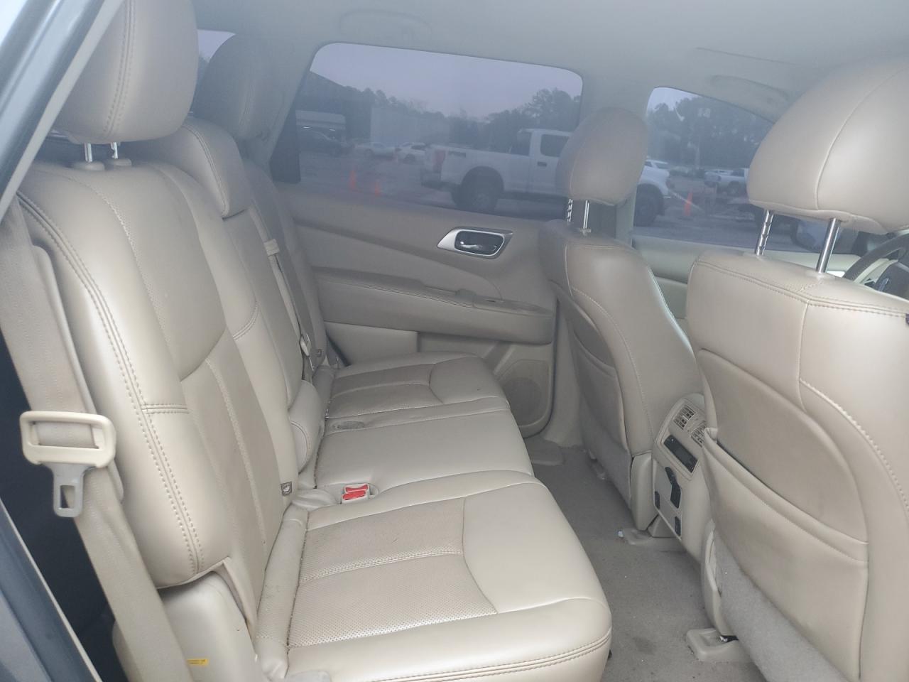 2015 Nissan Pathfinder - Image 11
