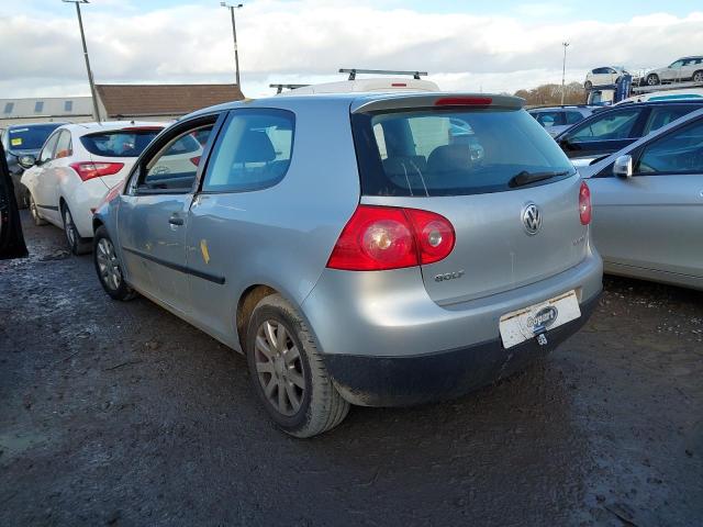 2004 VOLKSWAGEN GOLF FSI S