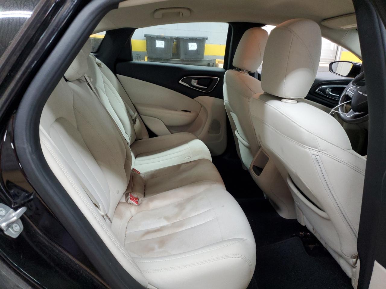 2017 Chrysler 200 - Image 10