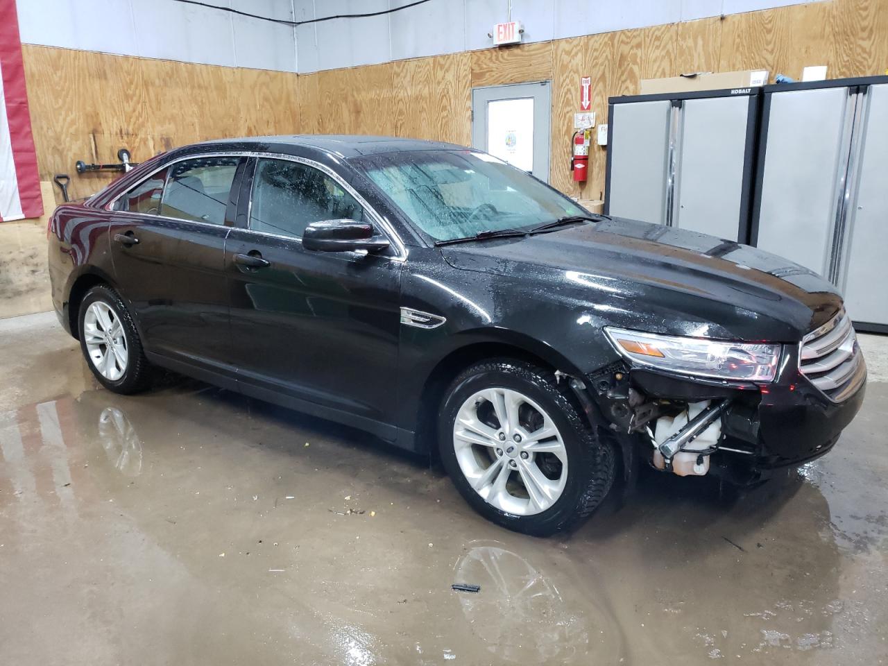 2014 Ford Taurus - Image 4