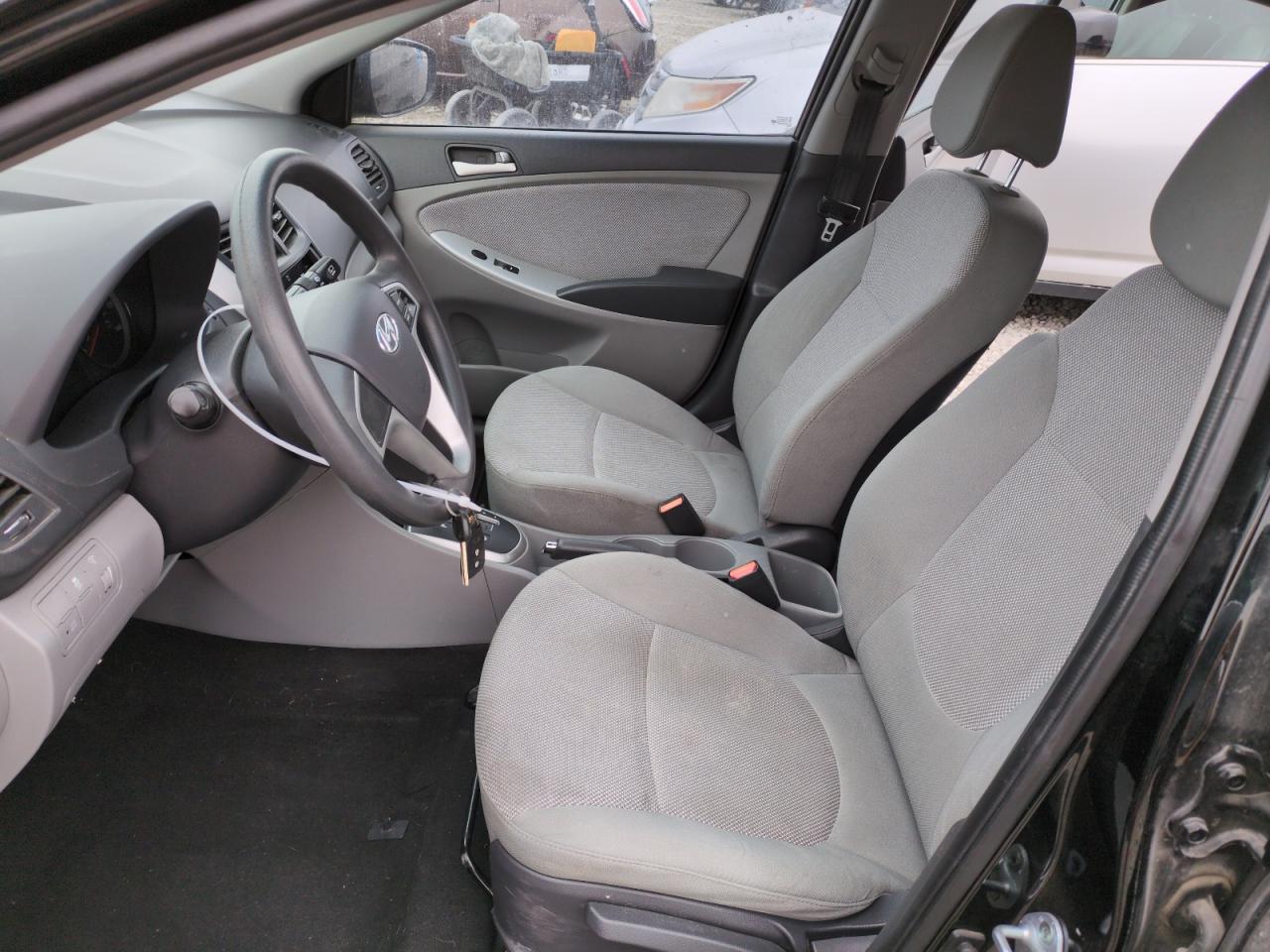 2014 Hyundai Accent - Image 7