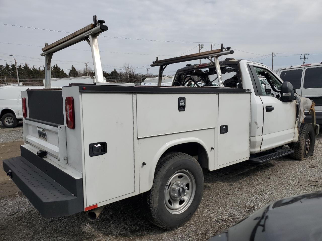 2022 Ford F350 - Image 3