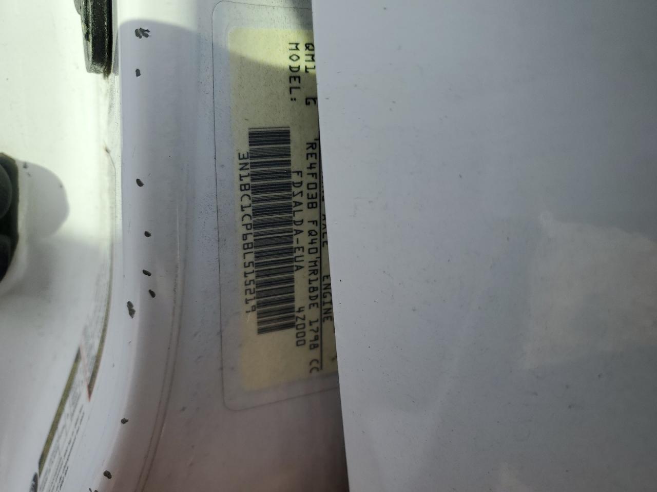 2011 Nissan Versa - Image 14
