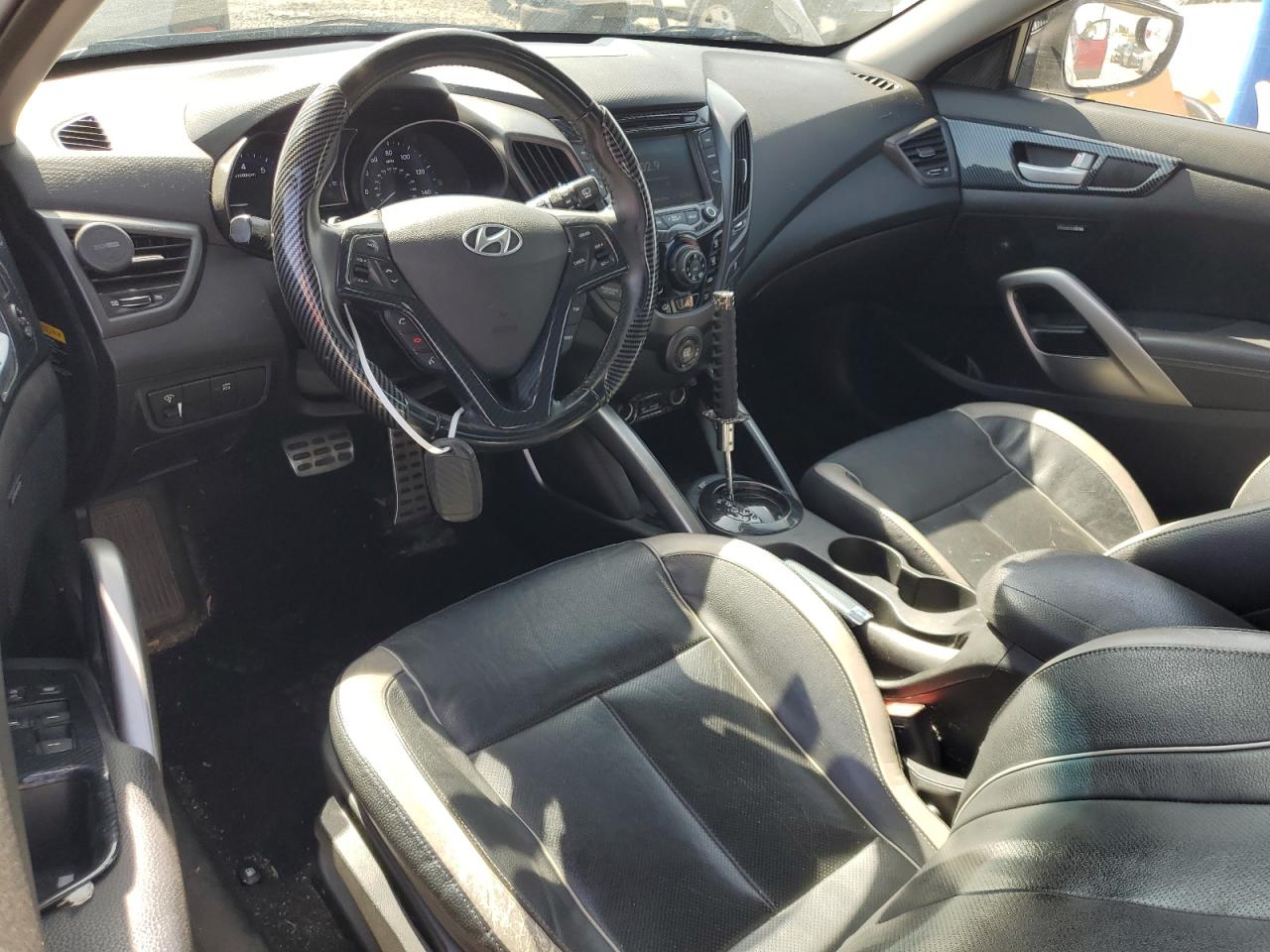 2015 Hyundai Veloster - Image 8