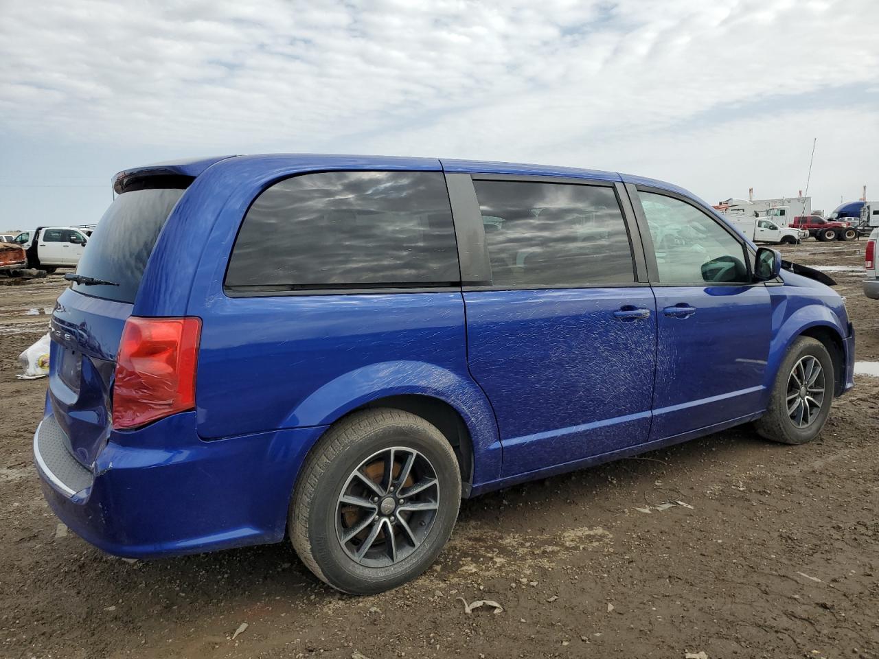 2018 Dodge Caravan - Image 3