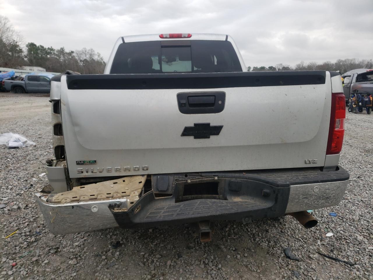 2011 Chevrolet Silverado - Image 6