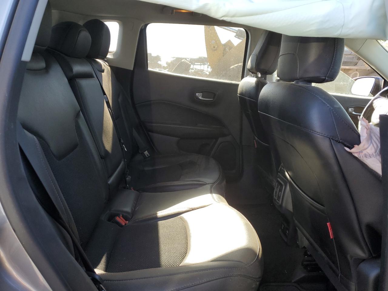 Фото: 3C4NJDDB6LT159828 - 11