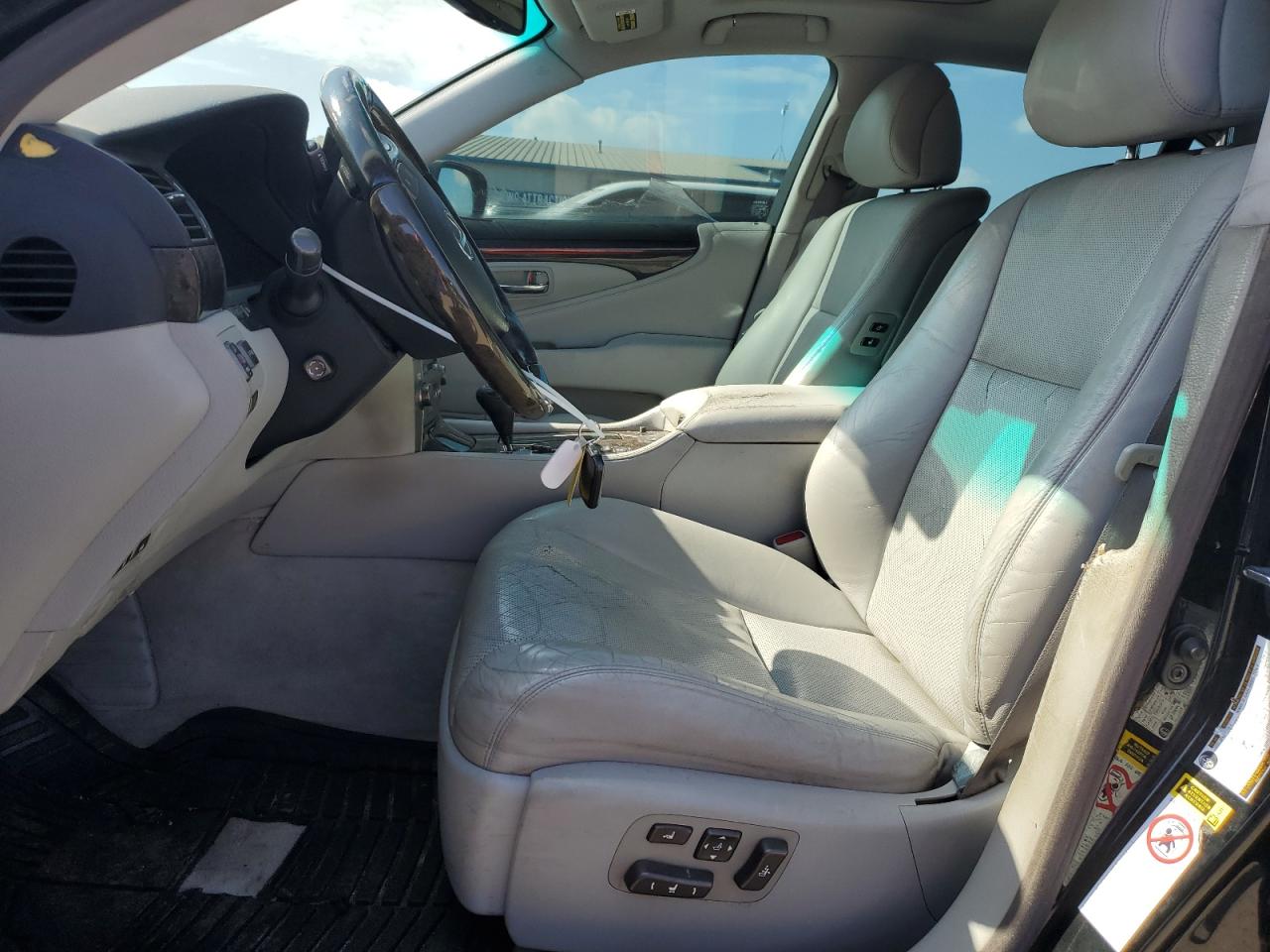 2007 Lexus LS - Image 7