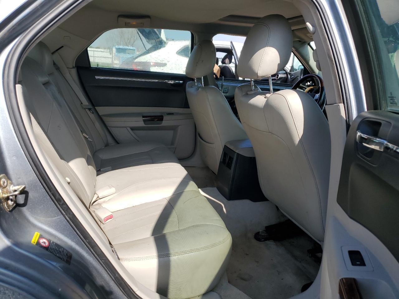 2006 Chrysler 300 - Image 10