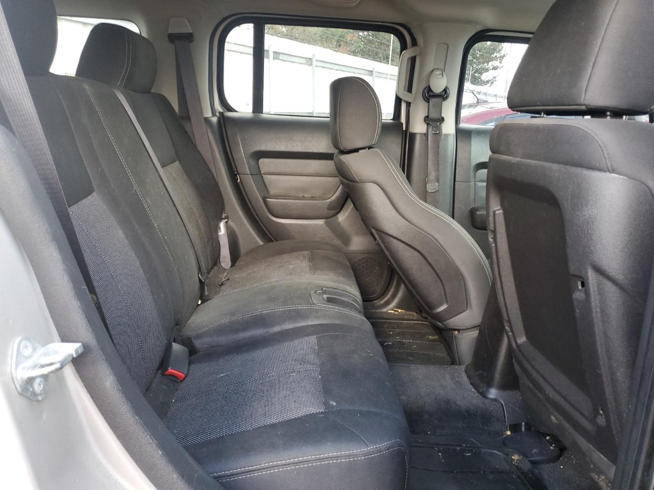 2006 Hummer H3 - Image 11