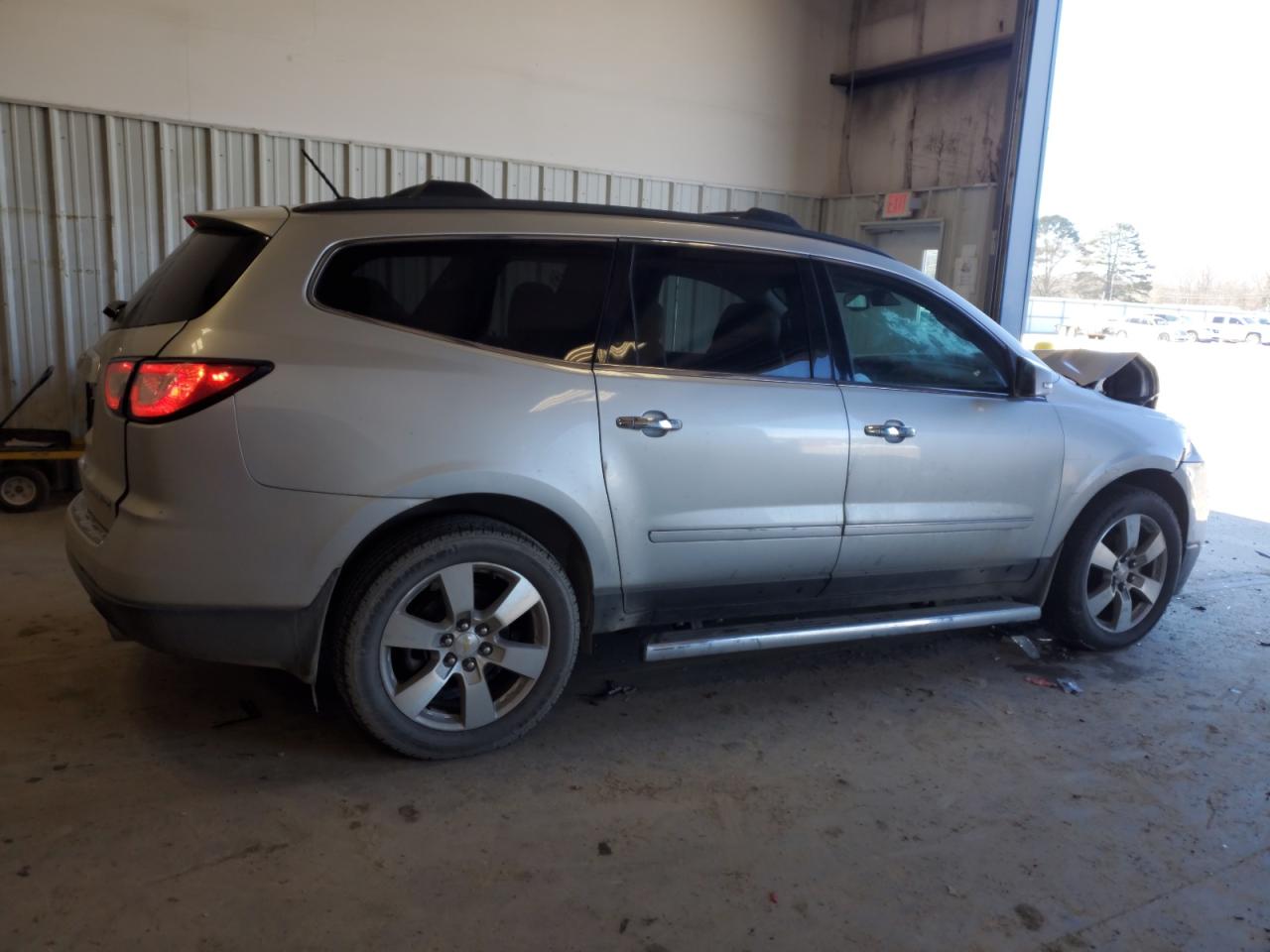 2014 Chevrolet Traverse - Image 3