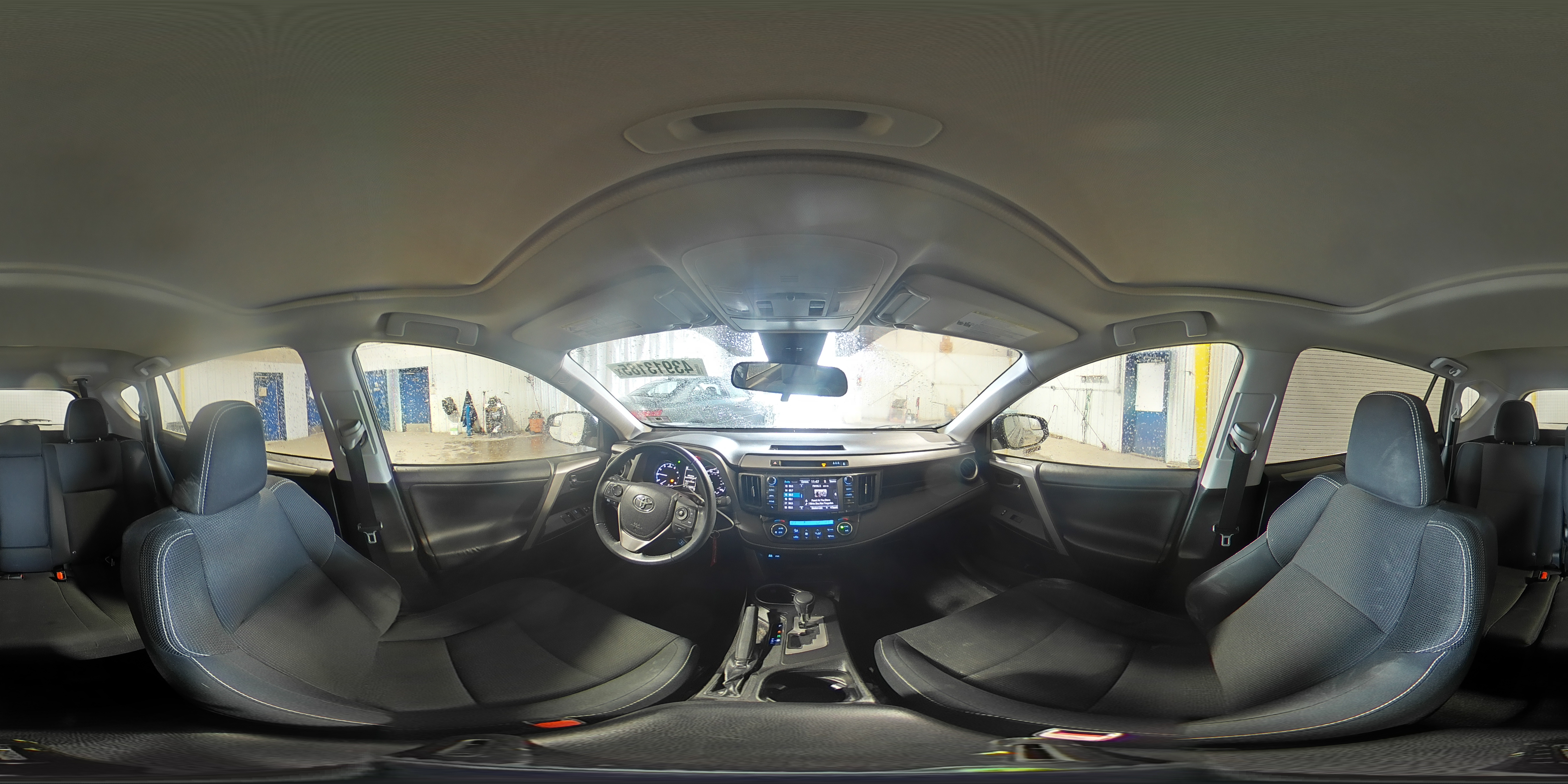 2017 Toyota RAV 4 - Image 15