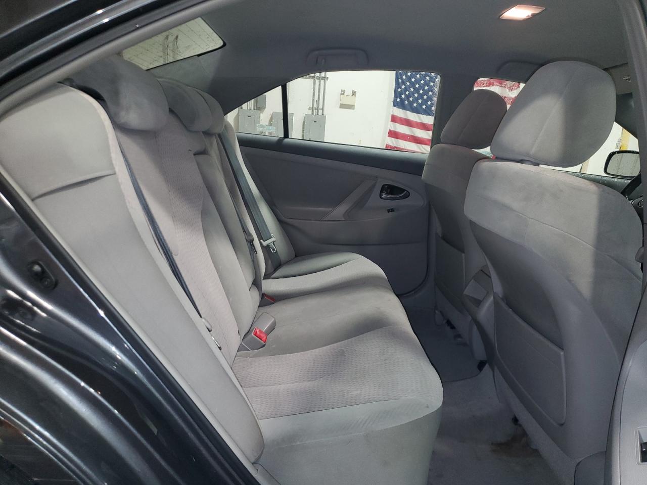 2011 Toyota Camry - Image 10