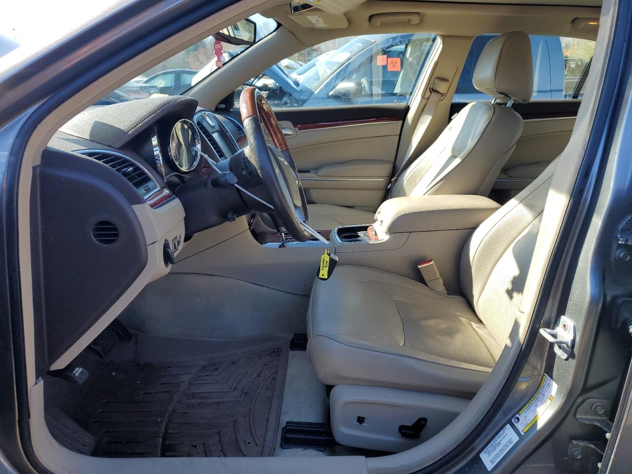 2011 Chrysler 300 - Image 7