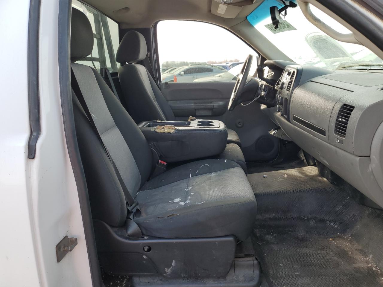 2007 Chevrolet Silverado - Image 10
