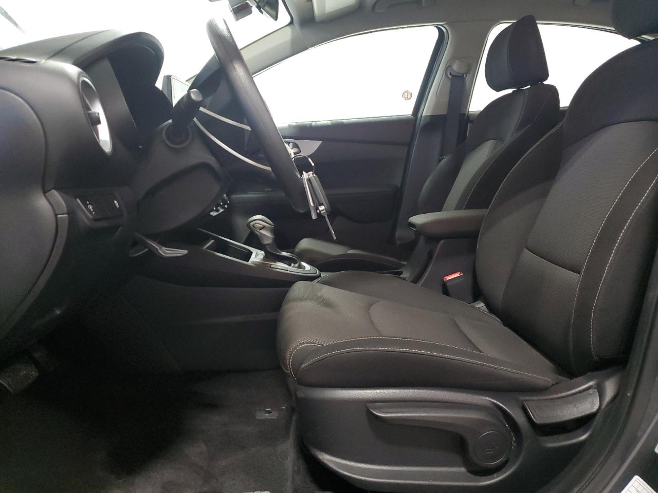 2024 Kia Forte - Image 7