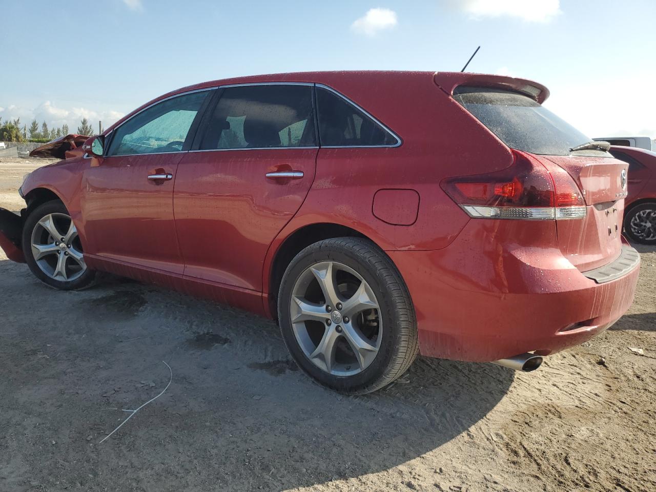 2013 Toyota Venza - Image 2
